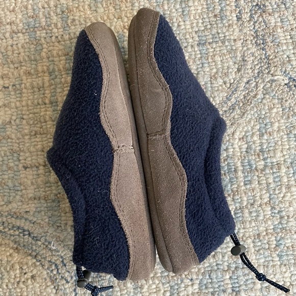 LLBean Kids Fleece Blue Slippers - size 1-2 - Picture 4 of 6